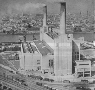 Elektrownia w 1934 roku. Dopiero po wojnie dobudowano jej drugą część